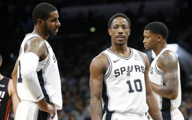 足球转会纪录：姆巴佩自由身加盟皇马，签字费1亿