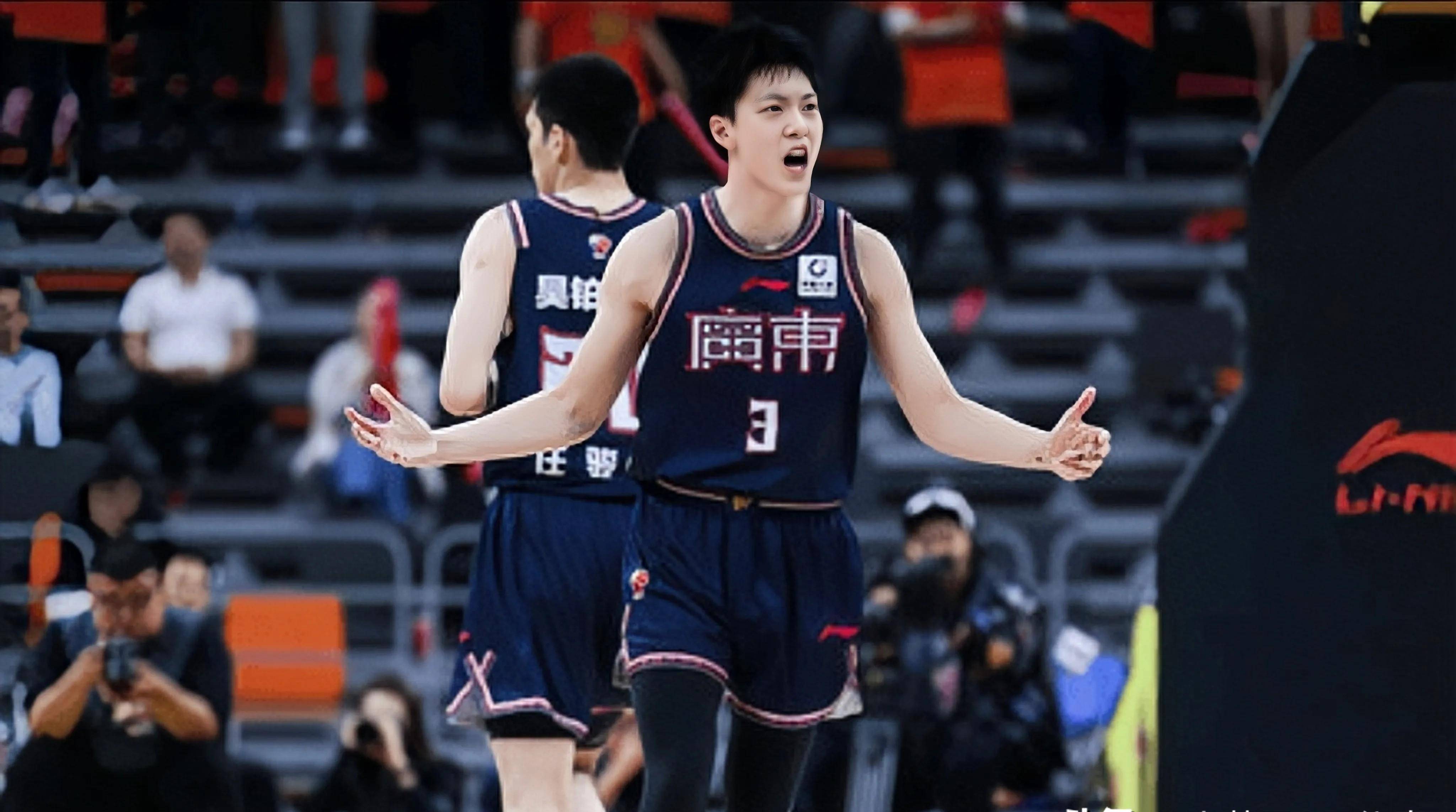 🚨 布鲁诺·费尔南德斯入选WhoScored评出的十二月英超月度最佳阵容。 来源：The United Stand