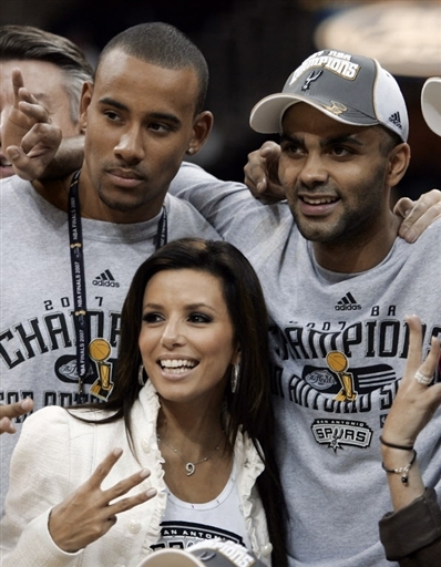 澳超战报：劳伦斯、潘宁顿建功，珀斯光荣2-1逆转喷气机